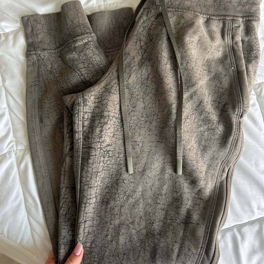 LULULEMON joggers